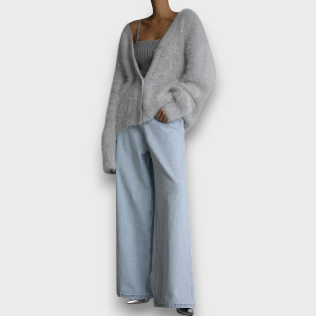 Laria – Soft Cardigan with Classic Cut